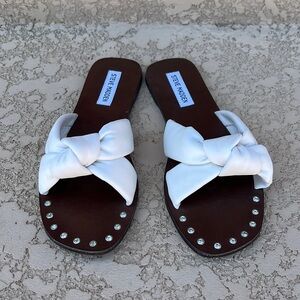 steve madden puffy strap bone leather sandals with rhinestones